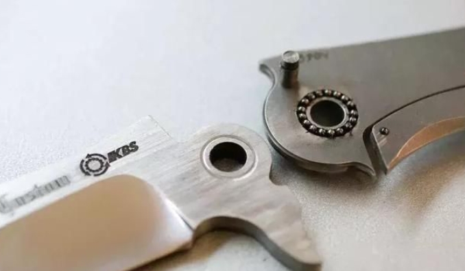 如何選擇一把好的折刀之軸承部分的選擇