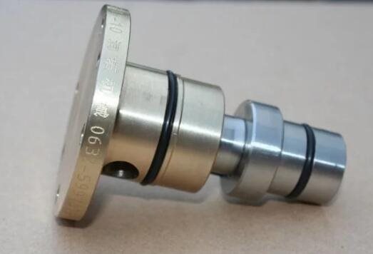 轉(zhuǎn)爐旋轉(zhuǎn)接頭中軸承作用不容小覷