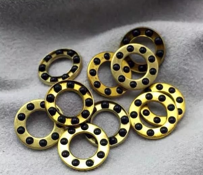 如何選擇一把好的折刀之軸承部分的選擇