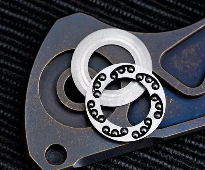 如何選擇一把好的折刀之軸承部分的選擇