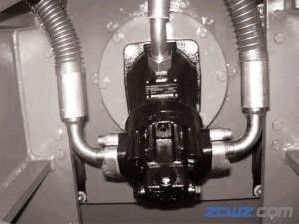 鋼輪行走軸承處油封漏油時更換油封的具體步驟