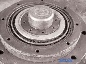 鋼輪行走軸承處油封漏油時更換油封的具體步驟